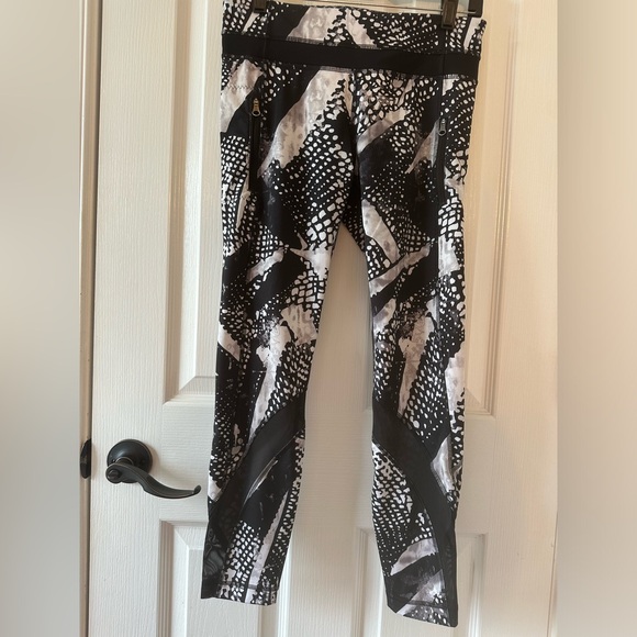 lululemon Fast and Free Pant 25" with pockets - Picture 2 of 3